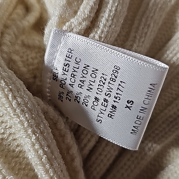 Le Lis Assymetrical Hem Sweater Top Ribbed Crop Round Neck Long Sleeve Cream XS - Picture 11 of 14